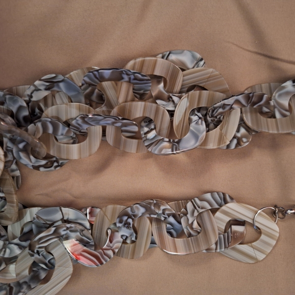 Sassy Jones Zaria Necklaces 4 Different Colors - Picture 2 of 5